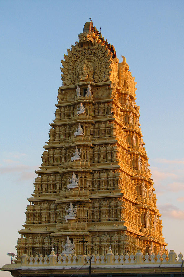 chamundi-temple-mysore-suprateekahegde